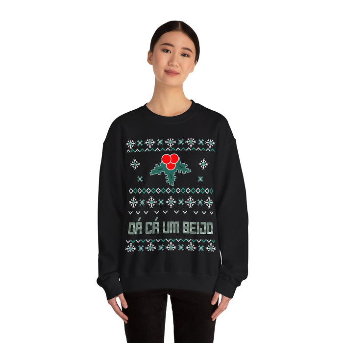 Christmas Sweatshirt - Mistletoe | "Dá Cá Um Beijo" 🇨🇦